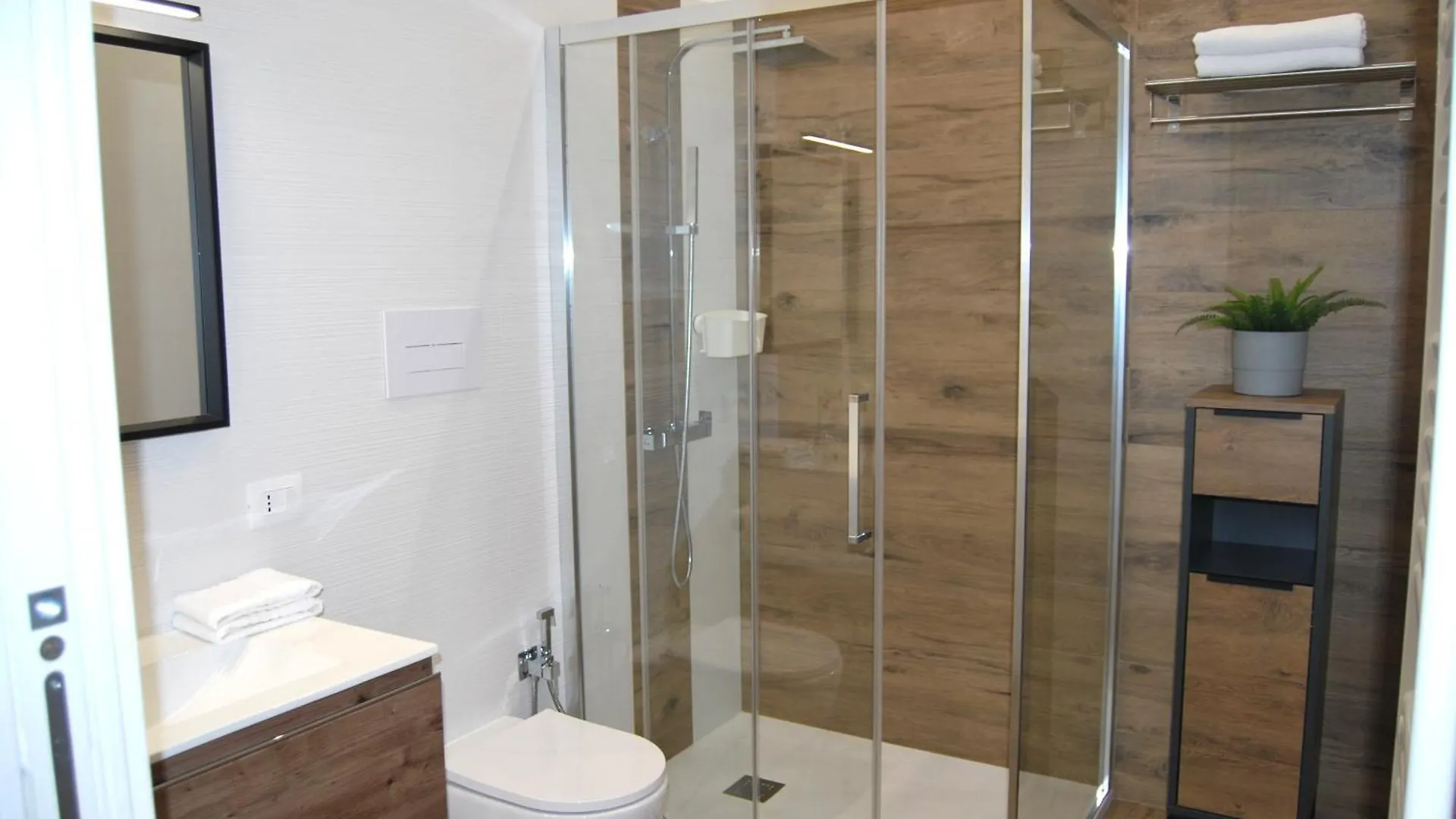 Rosato Suites 1 - Appartamento Moderno E Confortevole Con Spazio Esterno Tra Mondello E Il Centro Storico Palermo 0*,  Italy
